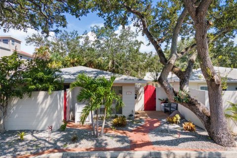 Casa en alquiler en Sarasota, Florida, 2 dormitorios, 112.41 m2 № 1866433 - foto 1