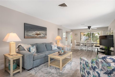 Casa en alquiler en Sarasota, Florida, 2 dormitorios, 112.41 m2 № 1866433 - foto 5