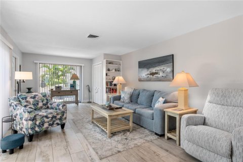 Casa en alquiler en Sarasota, Florida, 2 dormitorios, 112.41 m2 № 1866433 - foto 7