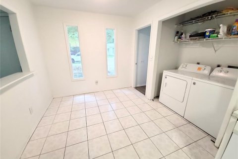 House in Gainesville, Florida 3 bedrooms, 109.35 sq.m. № 2201010 - photo 9