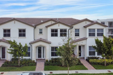 Townhouse in Homestead, Florida 3 bedrooms, 135.64 sq.m. № 1865083 - photo 1