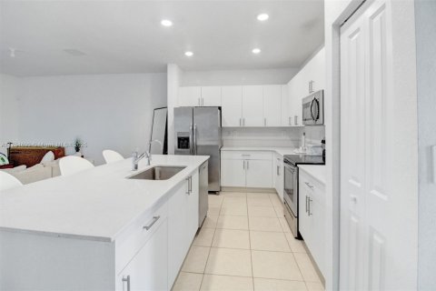 Townhouse in Homestead, Florida 3 bedrooms, 135.64 sq.m. № 1865083 - photo 11