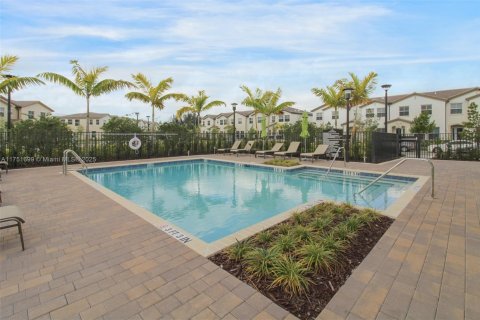 Townhouse in Homestead, Florida 3 bedrooms, 135.64 sq.m. № 1865083 - photo 20