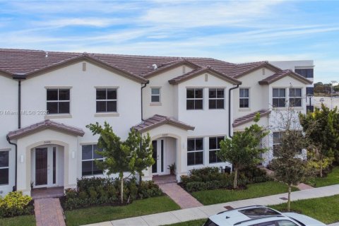 Townhouse in Homestead, Florida 3 bedrooms, 135.64 sq.m. № 1865083 - photo 2