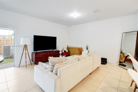 Townhouse in Homestead, Florida 3 bedrooms, 135.64 sq.m. № 1865083 - photo 7