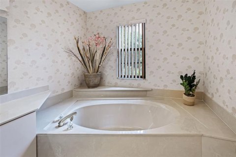 Купить таунхаус в Хейнс-Сити, Флорида 7 комнат, 171.31м2, № 1811069 - фото 29