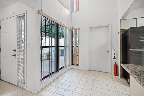 Купить таунхаус в Хейнс-Сити, Флорида 7 комнат, 171.31м2, № 1811069 - фото 10