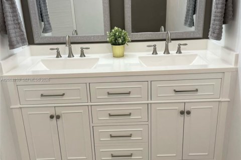 Condominio en venta en Doral, Florida, 2 dormitorios, 104.79 m2 № 2066745 - foto 5