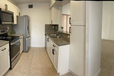 Condominio en venta en Doral, Florida, 2 dormitorios, 104.79 m2 № 2066745 - foto 2