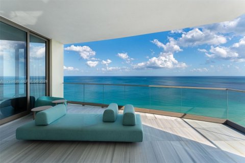 Купить кондоминиум в Санни-Айлс-Бич, Флорида 4 спальни, 444.07м2, № 2027612 - фото 25