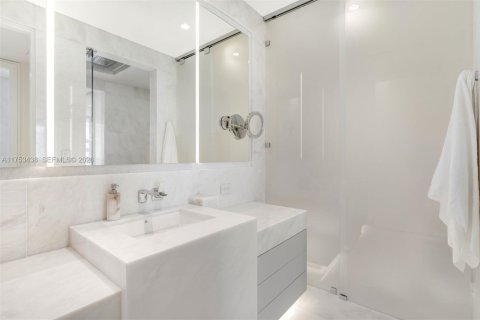 Купить кондоминиум в Санни-Айлс-Бич, Флорида 4 спальни, 444.07м2, № 2027612 - фото 20