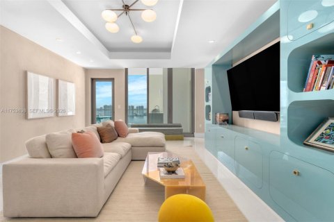 Купить кондоминиум в Санни-Айлс-Бич, Флорида 4 спальни, 444.07м2, № 2027612 - фото 9