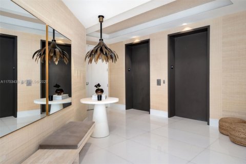 Купить кондоминиум в Санни-Айлс-Бич, Флорида 4 спальни, 444.07м2, № 2027612 - фото 24