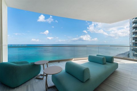 Купить кондоминиум в Санни-Айлс-Бич, Флорида 4 спальни, 444.07м2, № 2027612 - фото 27