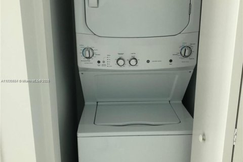 Купить кондоминиум в Майами, Флорида 2 спальни, 106м2, № 1984942 - фото 18