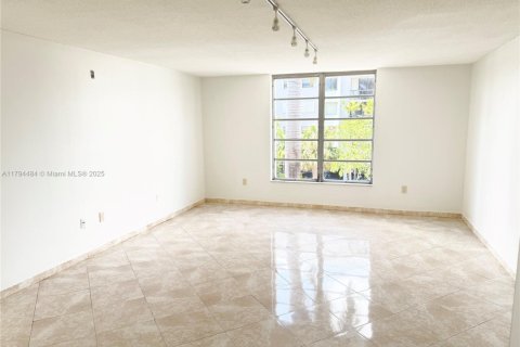 Condominio en venta en Bay Harbor Islands, Florida, 1 dormitorio, 78.97 m2 № 1959050 - foto 4