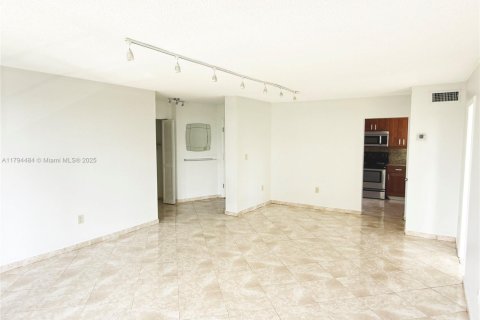 Condominio en venta en Bay Harbor Islands, Florida, 1 dormitorio, 78.97 m2 № 1959050 - foto 5