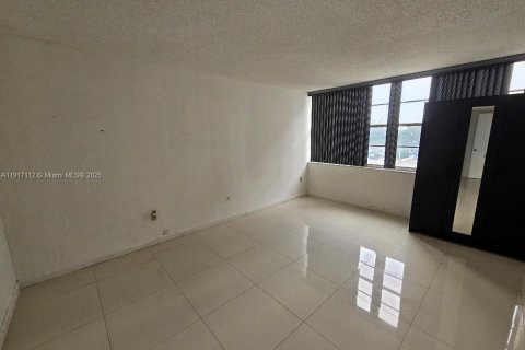 Снять в аренду кондоминиум в Авентура, Флорида 2 спальни, 116.22м2, № 1973393 - фото 22