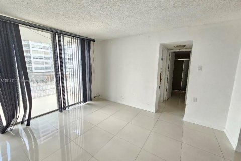Снять в аренду кондоминиум в Авентура, Флорида 2 спальни, 116.22м2, № 1973393 - фото 24