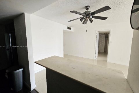 Снять в аренду кондоминиум в Авентура, Флорида 2 спальни, 116.22м2, № 1973393 - фото 16