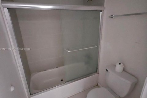 Снять в аренду кондоминиум в Авентура, Флорида 2 спальни, 116.22м2, № 1973393 - фото 20