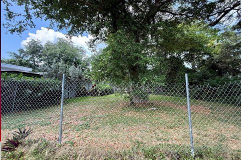 Land in Miami, Florida № 1772377 - photo 1