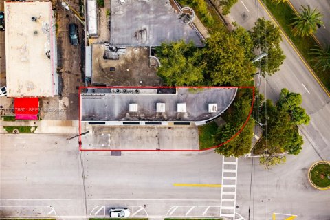 Купить коммерческую недвижимость в Майами, Флорида № 1988207 - фото 25