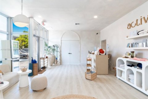 Купить коммерческую недвижимость в Майами, Флорида № 1988207 - фото 6