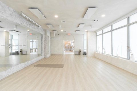 Купить коммерческую недвижимость в Майами, Флорида № 1988207 - фото 11