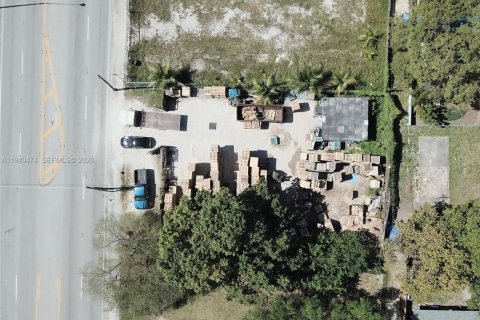 Купить коммерческую недвижимость в Майами, Флорида № 2046161 - фото 17