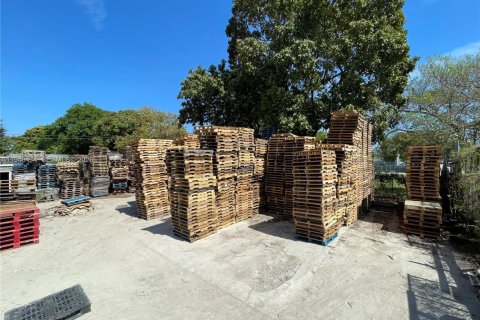 Купить коммерческую недвижимость в Майами, Флорида № 2046161 - фото 8