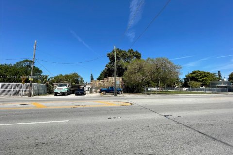 Купить коммерческую недвижимость в Майами, Флорида № 2046161 - фото 3