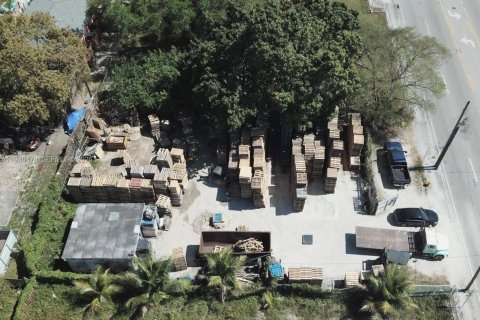 Коммерческая недвижимость в Майами, Флорида № 2046161