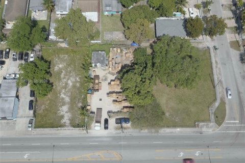 Купить коммерческую недвижимость в Майами, Флорида № 2046161 - фото 21