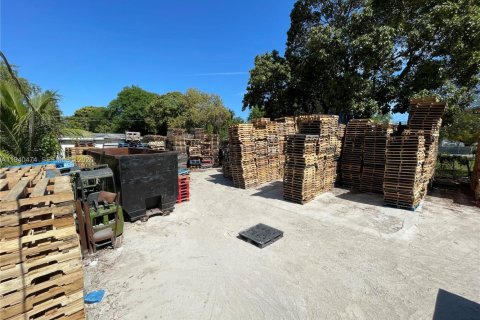 Купить коммерческую недвижимость в Майами, Флорида № 2046161 - фото 7