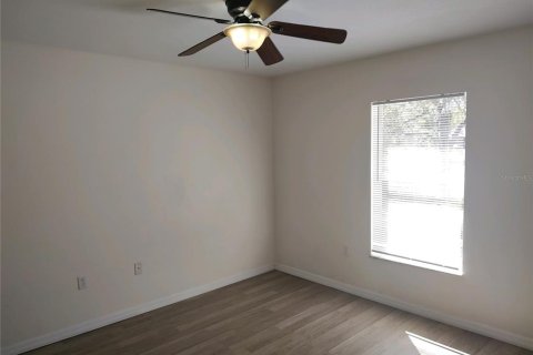 House in Weeki Wachee, Florida 3 bedrooms, 181.62 sq.m. № 2402744 - photo 15