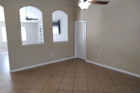 House in Weeki Wachee, Florida 3 bedrooms, 181.62 sq.m. № 2402744 - photo 10
