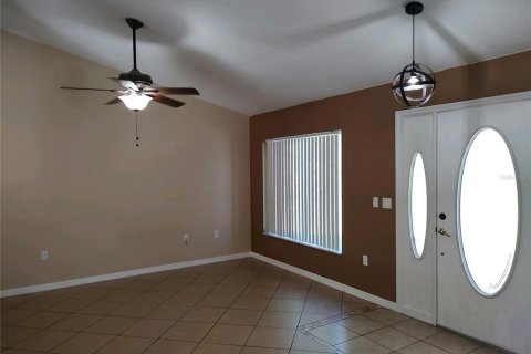 House in Weeki Wachee, Florida 3 bedrooms, 181.62 sq.m. № 2402744 - photo 3