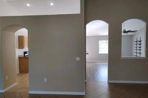 House in Weeki Wachee, Florida 3 bedrooms, 181.62 sq.m. № 2402744 - photo 11
