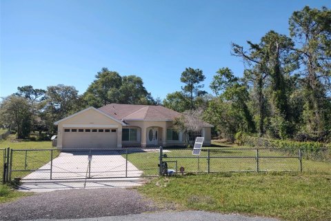 House in Weeki Wachee, Florida 3 bedrooms, 181.62 sq.m. № 2402744