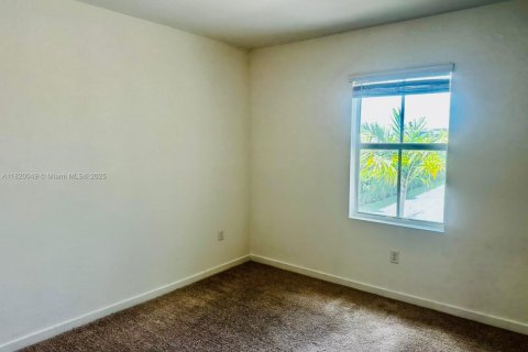 Townhouse in Homestead, Florida 3 bedrooms, 159.05 sq.m. № 1797670 - photo 11