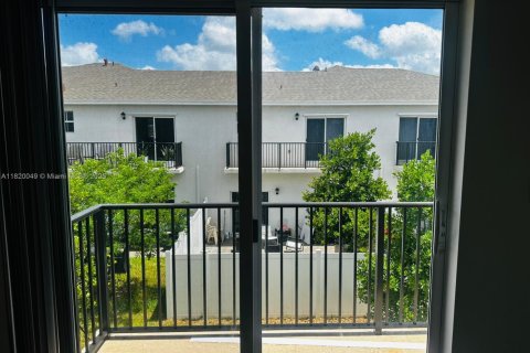 Townhouse in Homestead, Florida 3 bedrooms, 159.05 sq.m. № 1797670 - photo 2