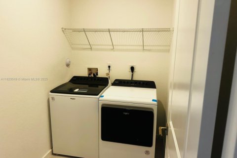 Townhouse in Homestead, Florida 3 bedrooms, 159.05 sq.m. № 1797670 - photo 9