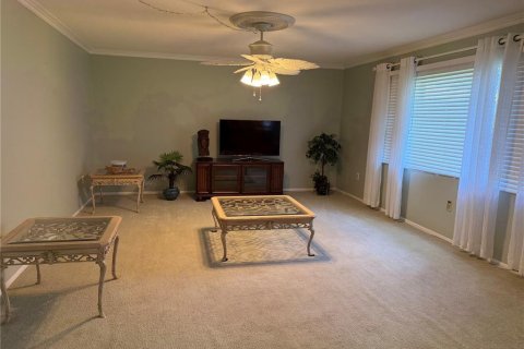 House in Sarasota, Florida 2 bedrooms, 111.02 sq.m. № 2400293 - photo 12