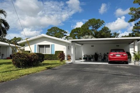 House in Sarasota, Florida 2 bedrooms, 111.02 sq.m. № 2400293