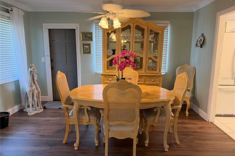 House in Sarasota, Florida 2 bedrooms, 111.02 sq.m. № 2400293 - photo 9