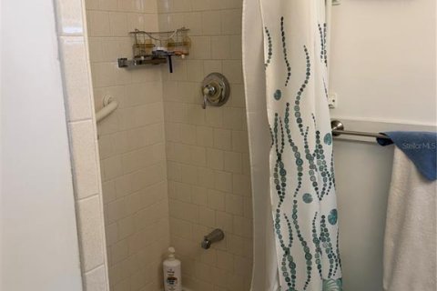 House in Sarasota, Florida 2 bedrooms, 111.02 sq.m. № 2400293 - photo 18