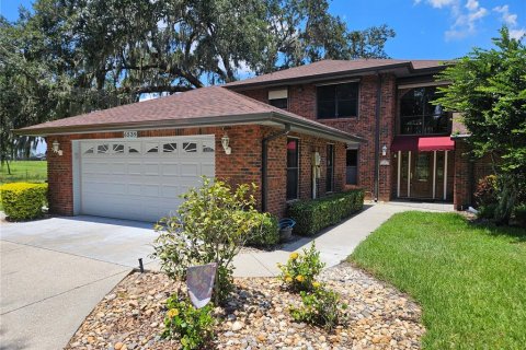 Villa ou maison à louer à Zephyrhills, Floride: 3 chambres, 252.32 m2 № 1852983 - photo 1