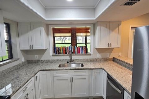 Villa ou maison à louer à Zephyrhills, Floride: 3 chambres, 252.32 m2 № 1852983 - photo 11