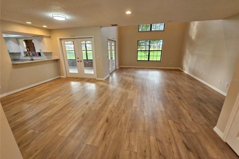 Villa ou maison à louer à Zephyrhills, Floride: 3 chambres, 252.32 m2 № 1852983 - photo 7